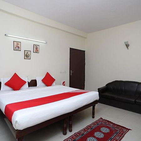 Hotel O Celebration Bnb Home Дели Экстерьер фото